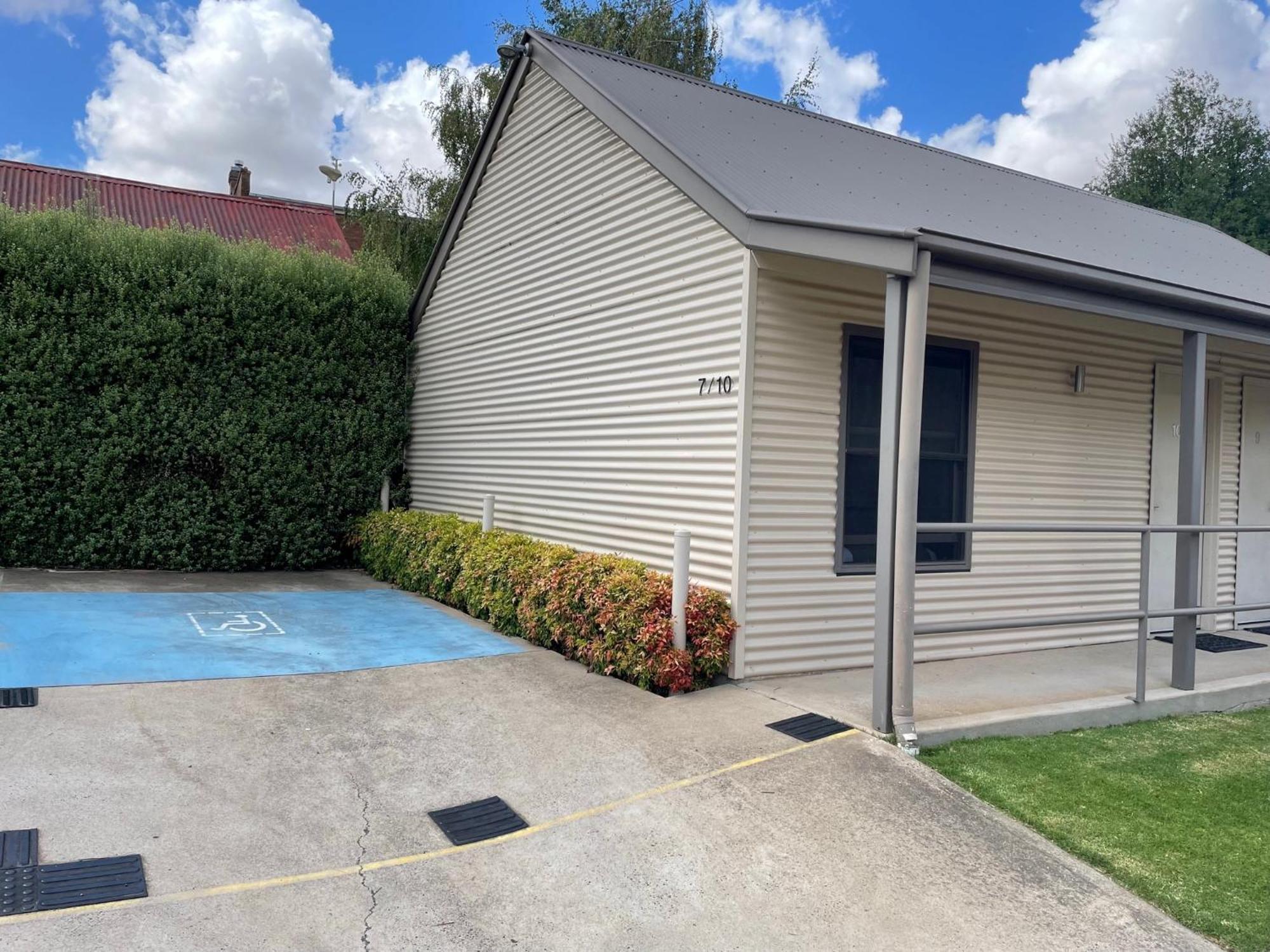 Millthorpe Motel Exterior photo